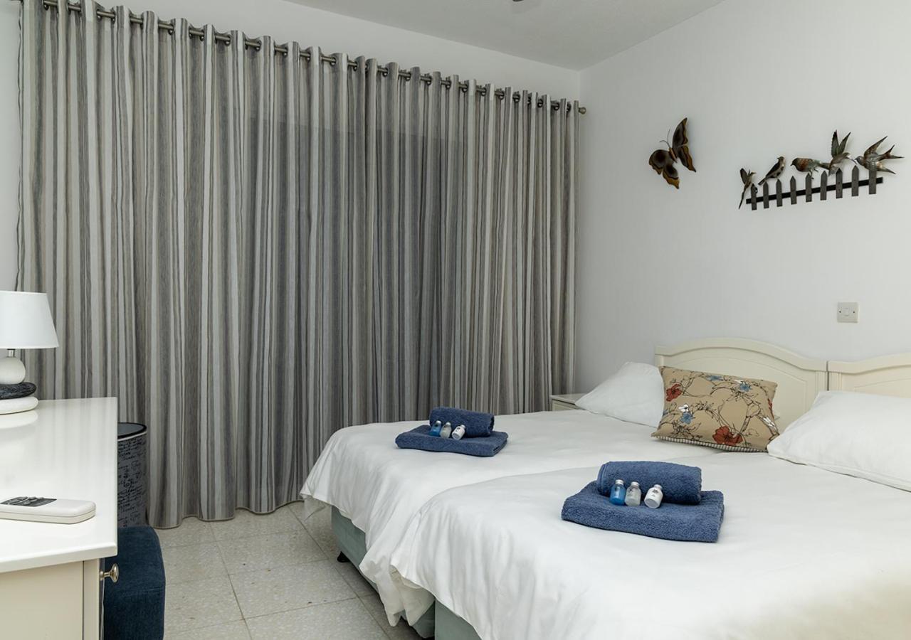 105 Kings Palace - Fabulous 2 Bed, 2 Bath, Large Patio With Garden - Sea Views Pafos Exterior foto
