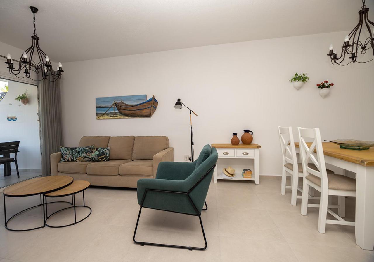 105 Kings Palace - Fabulous 2 Bed, 2 Bath, Large Patio With Garden - Sea Views Pafos Exterior foto