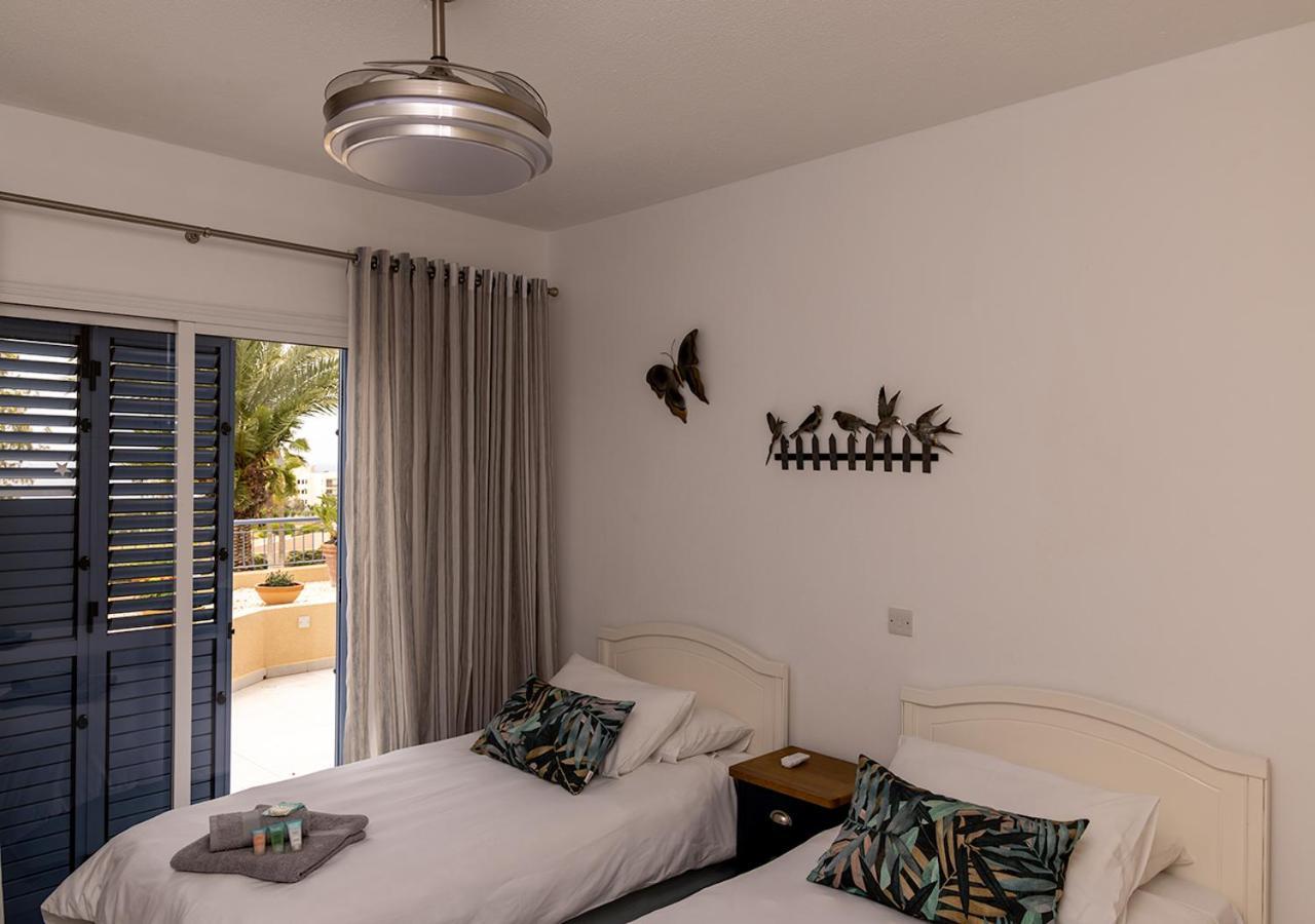 105 Kings Palace - Fabulous 2 Bed, 2 Bath, Large Patio With Garden - Sea Views Pafos Exterior foto