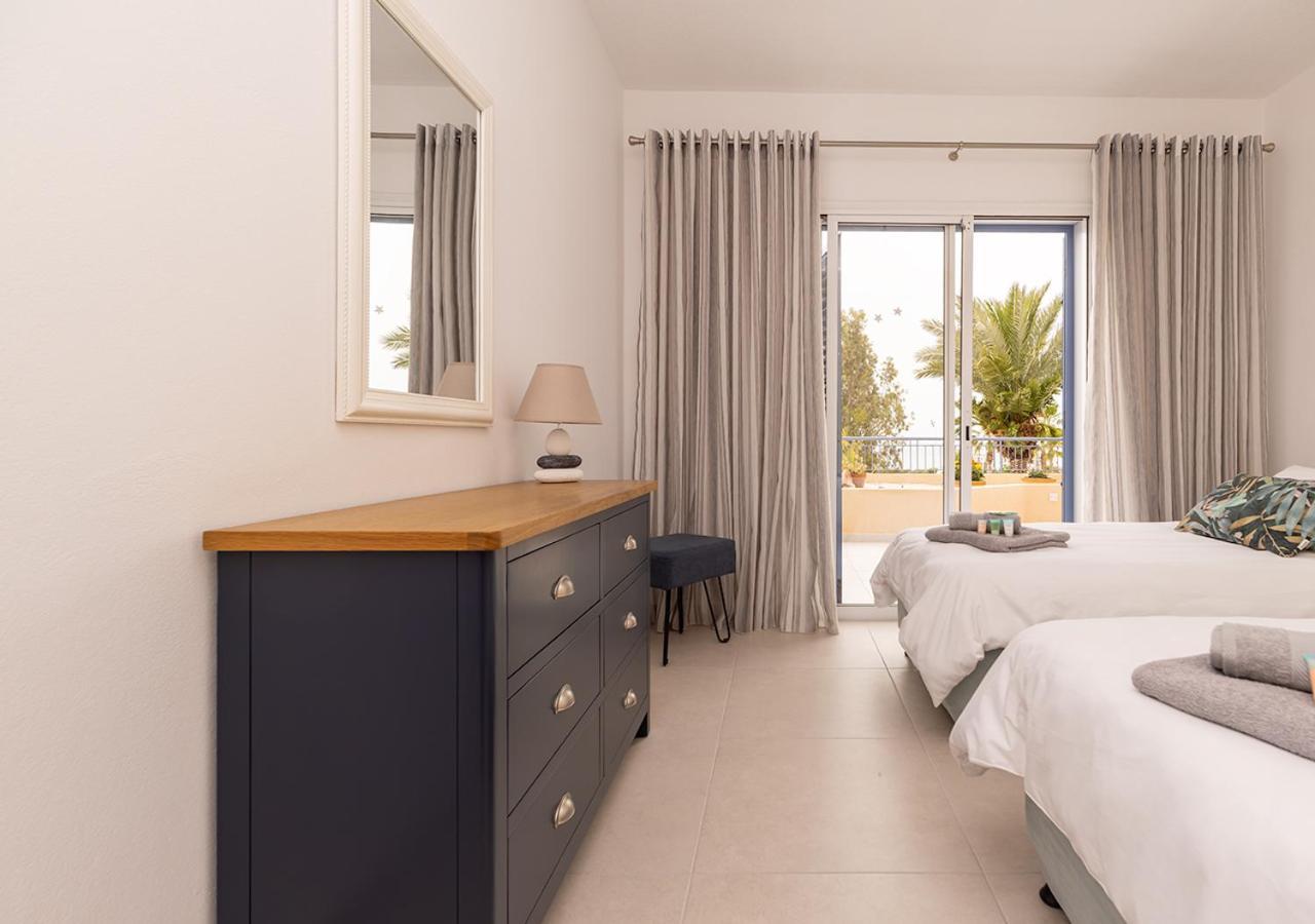 105 Kings Palace - Fabulous 2 Bed, 2 Bath, Large Patio With Garden - Sea Views Pafos Exterior foto